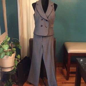 Nine West 2 piece suit size 8